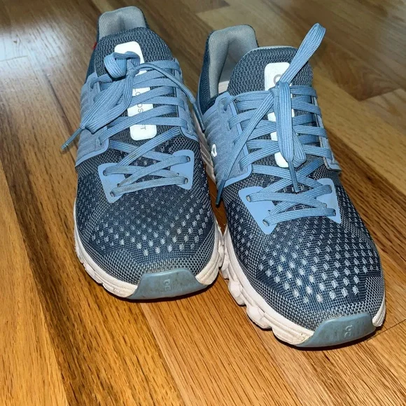 Womens On Cloudswift, lake sky blue, size 6 - Picture 2 of 4